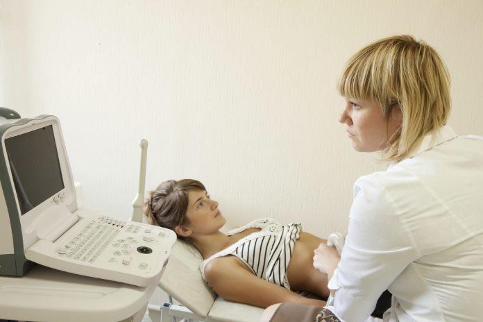 det-lille-foster-var-kun-24-mm-til-ultralydsscanningen-er-stoerrelsen-okay_iStock_000021179493 Den lille baby var kun 2,4 mm til ultralydsscanningen? Jeg er gravid i uge 6