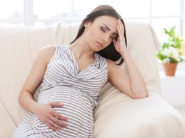 Er det normalt at baby er SÅ aktiv i maven i 33. uge i graviditeten? Er det normalt at baby er så aktiv i maven i 33. uge i graviditeten?