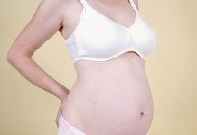 Er det normalt at der kommer væske ud af brysterne når man er gravid i uge 15