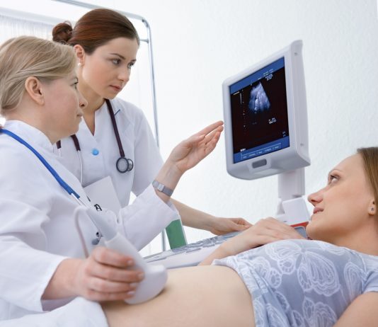 Er det normalt at man ikke kan se et foster på en scanning i uge 5+3?