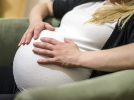 Gravid i uge 25 og er begyndt at have stikkende smerter rundt om maven