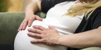 Er det okay at have stikkende smerter rundt om maven som gravid? Gravid i uge 25 og er begyndt at have stikkende smerter rundt om maven