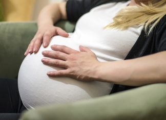 Gravid i uge 25 og er begyndt at have stikkende smerter rundt om maven