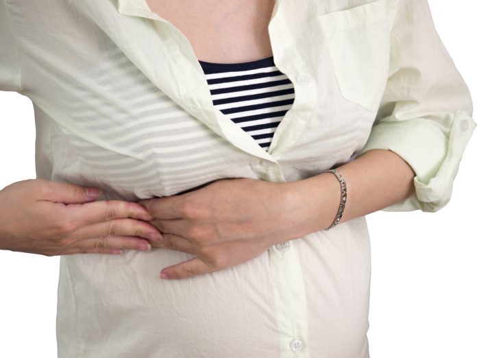 er-gravid-med-braendende-fornemmelse-ved-ribbenene-er-det-barnet_44834598 Er gravid med en svie og brændende fornemmelse ved mine ribben. Er det barnet?