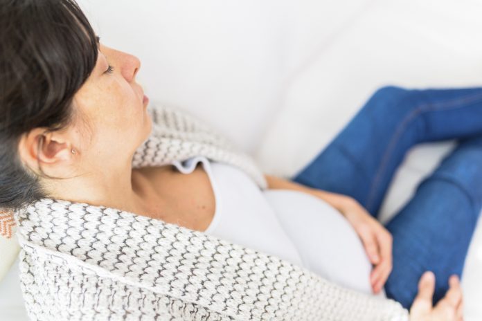 hvor-kraftige-kan-slag-i-maven-vaere-naar-man-er-gravid-foer-de-skader_82689879 Hvor kraftige slag i maven skal der til når man er gravid, før det kan skade barnet?