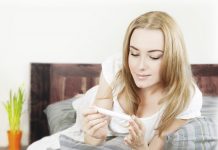 Hvor lang tid går der før en graviditetstest kan vise at man er gravid?