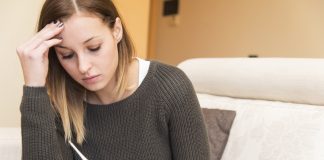 Hvordan ved man at man er gravid? Hvornår begynder man at kaste op?