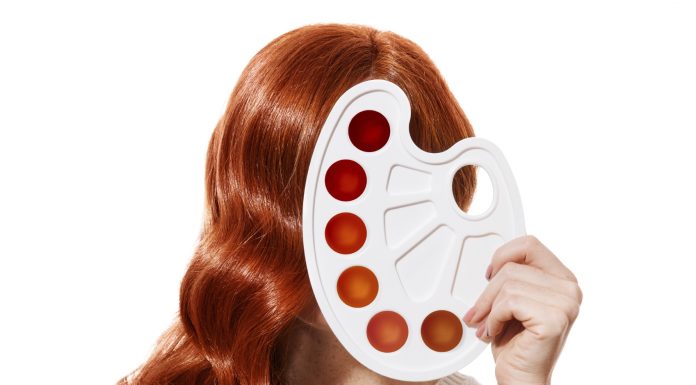 Må man gerne farve hår når man ammer delvist?