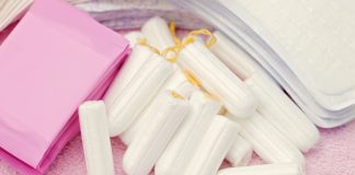 Jeg har menstruation, men blodet er næsten helt sort. Hvorfor ser det sådan ud?