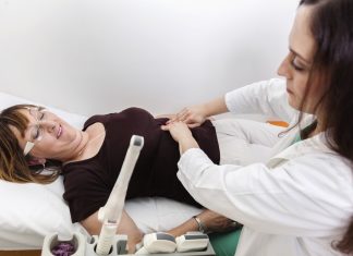 Svag positiv graviditetstest. Er jeg gravid udenfor livmoderen?